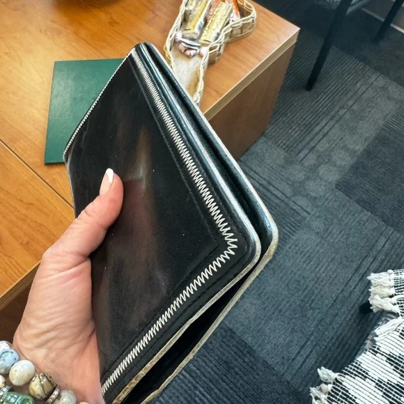 CHANEL Black Leather Wallet - Picture 6 of 10